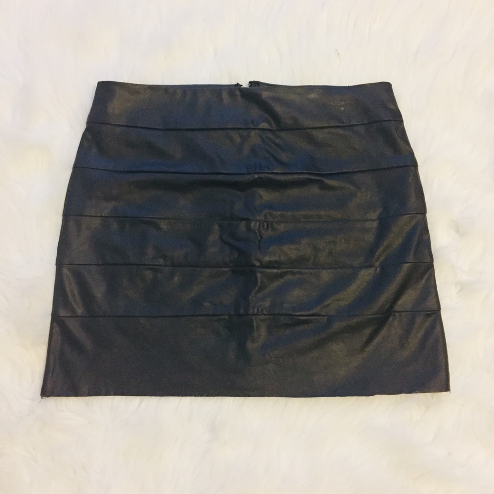 Faux leather mini skirt